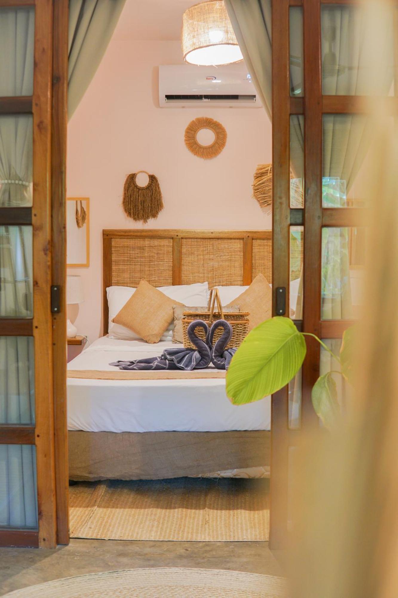 Greenhouse Siargao Roadside Boutique Apartments 卢纳将军城 外观 照片