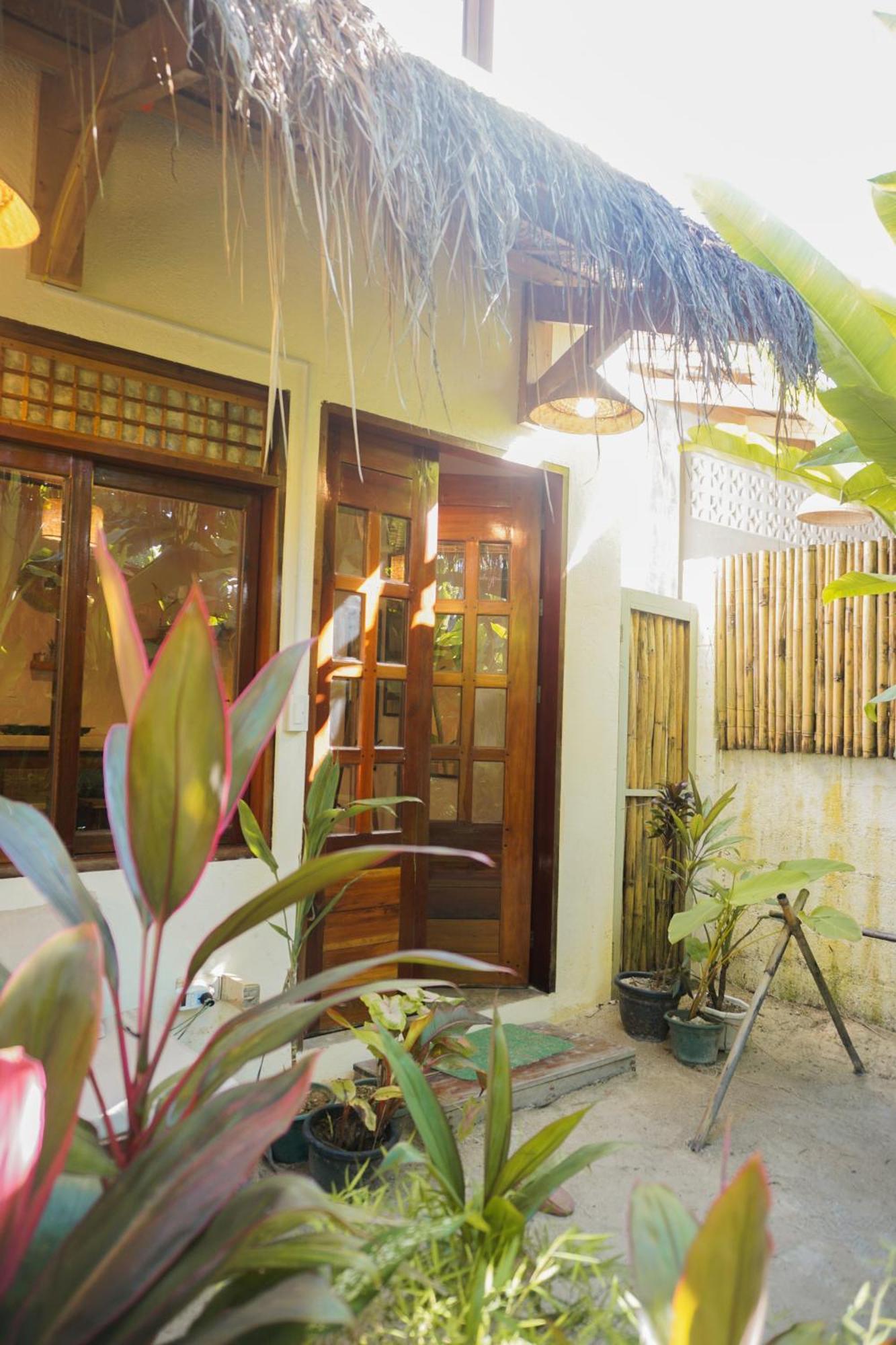Greenhouse Siargao Roadside Boutique Apartments 卢纳将军城 外观 照片